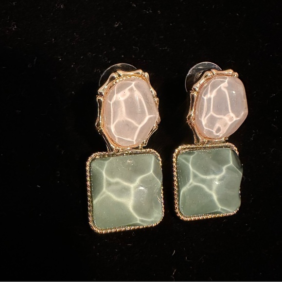 NWOT Water Ripple Drop Earrings - Picture 3 of 3